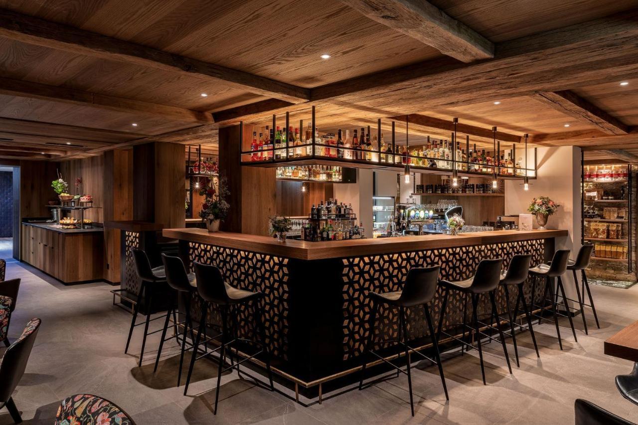 Hotel Zermama Zermatt Bagian luar foto
