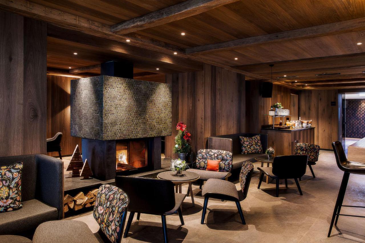 Hotel Zermama Zermatt Bagian luar foto