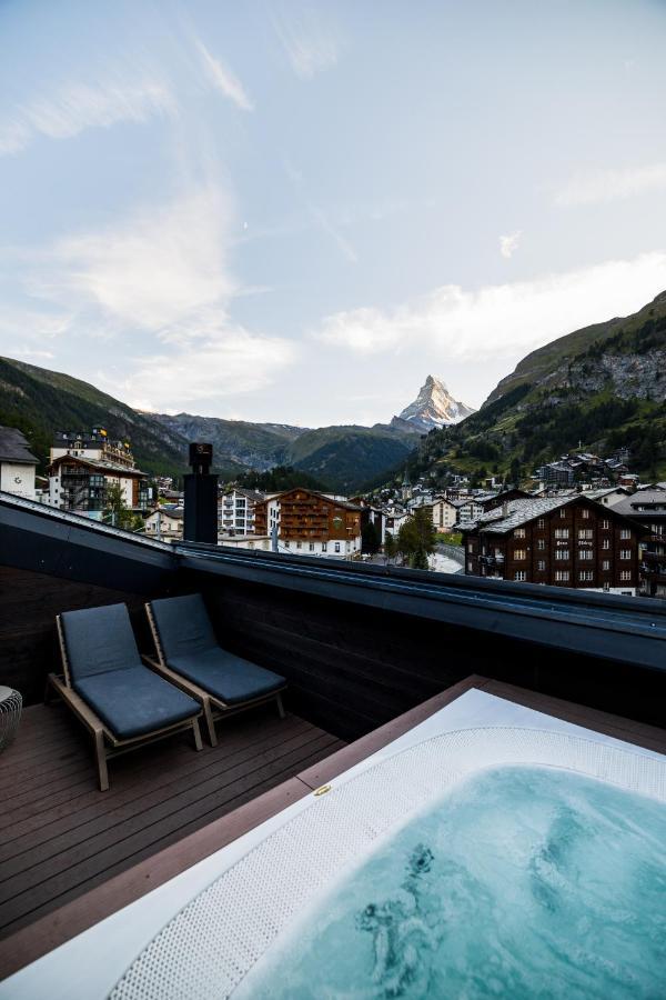 Hotel Zermama Zermatt Bagian luar foto