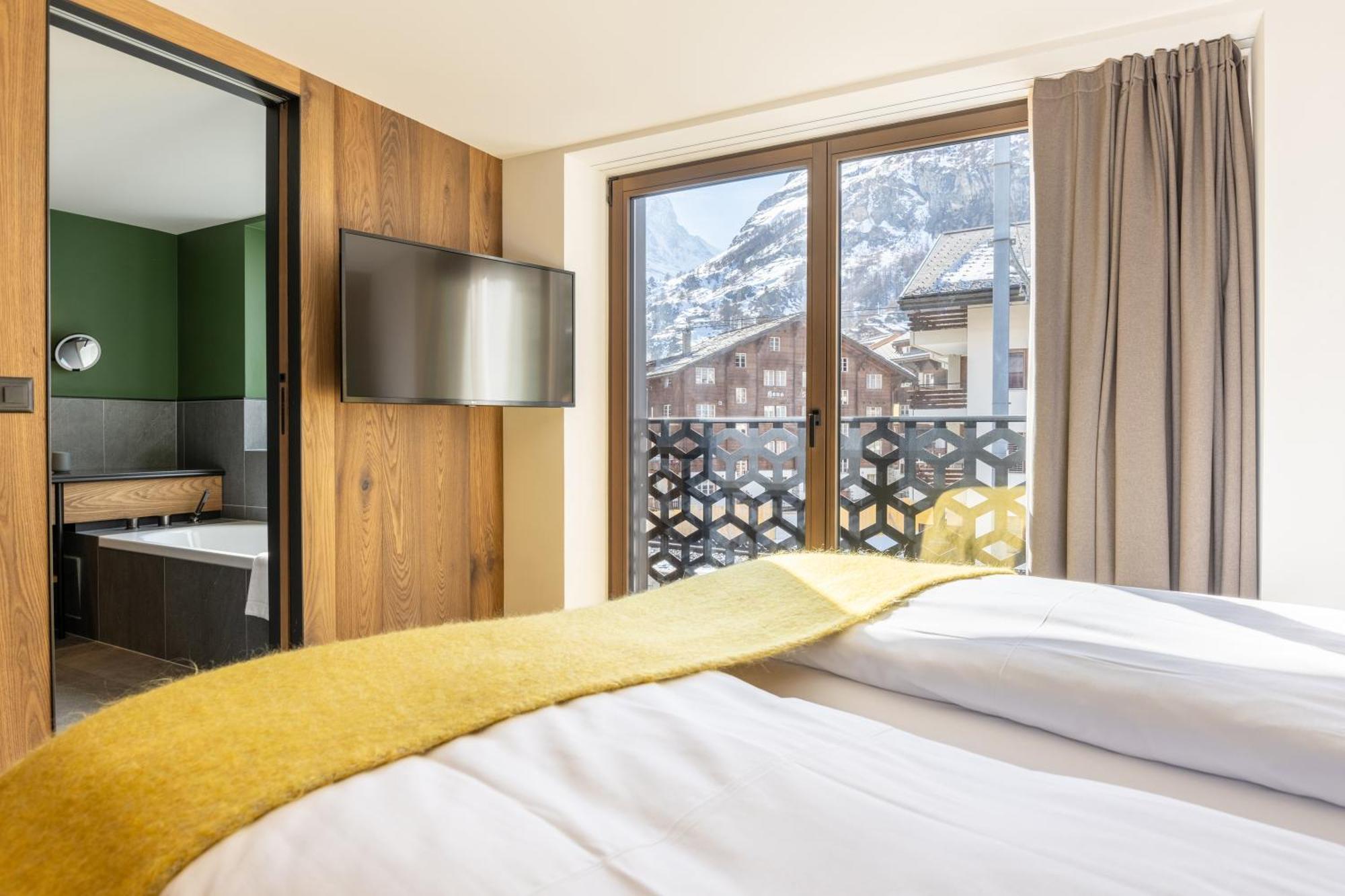 Hotel Zermama Zermatt Bagian luar foto