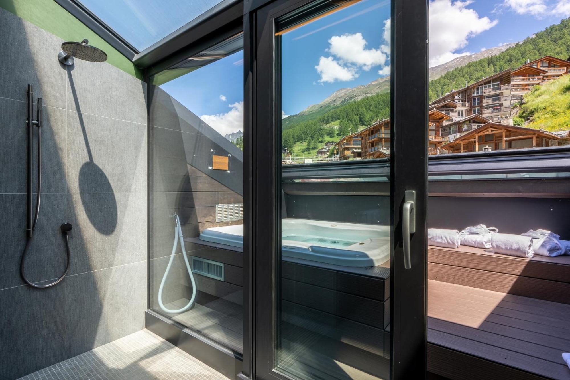 Hotel Zermama Zermatt Bagian luar foto