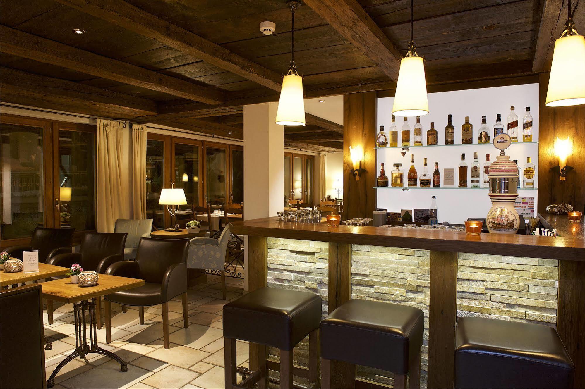 Hotel Zermama Zermatt Bagian luar foto